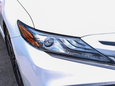 Used 2022 Toyota Camry XSE w/ Navigation Upgrade Package FWD image 5