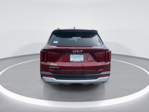 Used 2025 Kia Sorento LX image 7