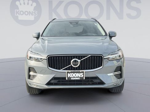 Certified 2022 Volvo XC60 B5 Momentum w/ Climate Package image 11