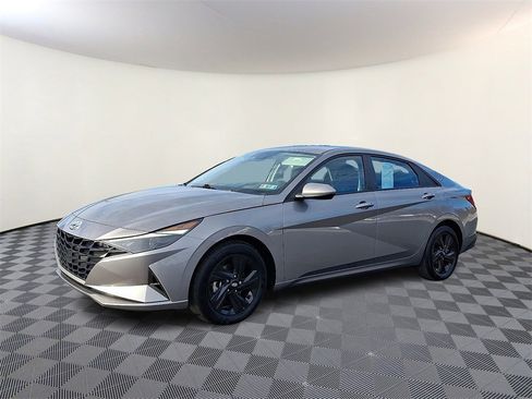 Used 2023 Hyundai Elantra SEL image 6