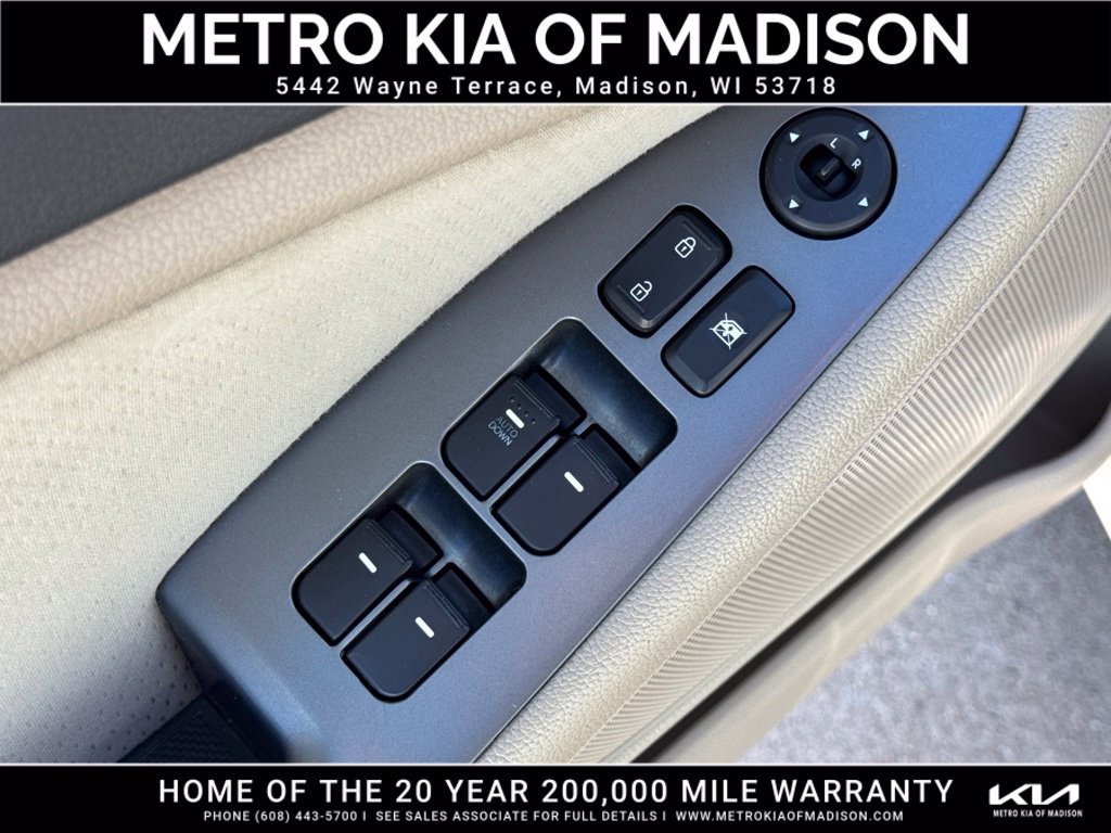 Used 2015 Kia Optima LX FWD image 11