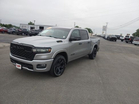 Used 2025 RAM 1500 Big Horn AWD/4WD image 4