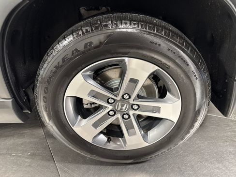 Used 2025 Honda Pilot EX-L image 12