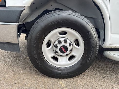 Used 2023 GMC Savana 2500 w/ Driver Convenience Package image 12