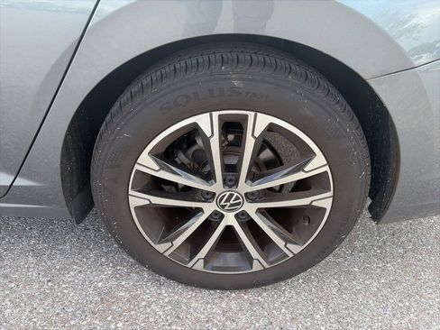 Used 2024 Volkswagen Jetta Sport image 10