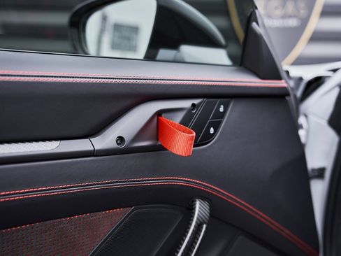 Used 2025 Porsche 911 GT3 RS w/ Weissach Package image 38