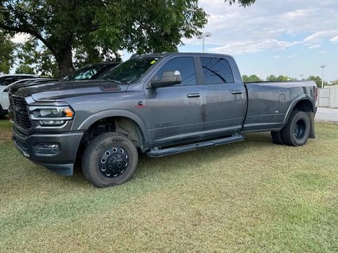 Used 2022 RAM 3500 Laramie w/ Night Edition AWD/4WD image 9