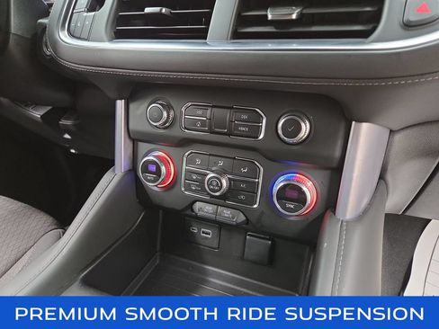 Used 2022 GMC Yukon XL SLE w/ Gmc Pro Safety Plus Package AWD/4WD image 16