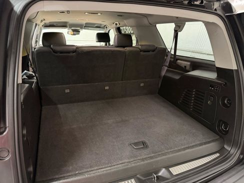 Used 2017 GMC Yukon XL SLT AWD/4WD image 31