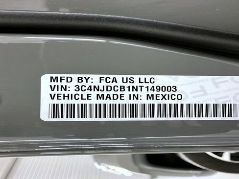 Used 2022 Jeep Compass Limited image 24