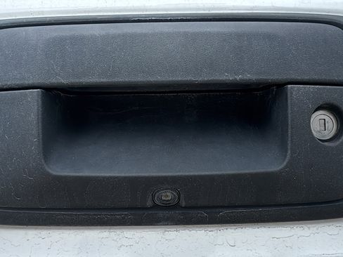 Used 2016 GMC Sierra 2500 SLT w/ Duramax Plus Package AWD/4WD image 15