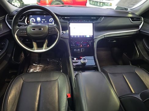 Used 2022 Jeep Grand Cherokee Limited image 15