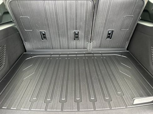 New 2026 GMC Yukon XL Elevation image 15