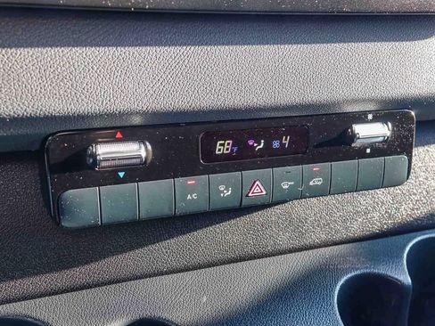 Used 2020 Mercedes-Benz Sprinter 2500 image 21