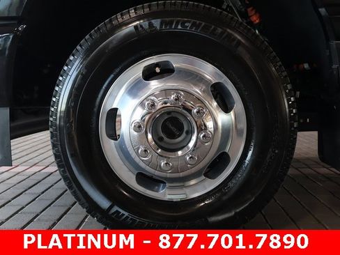 Used 2025 Ford F350 Platinum image 7