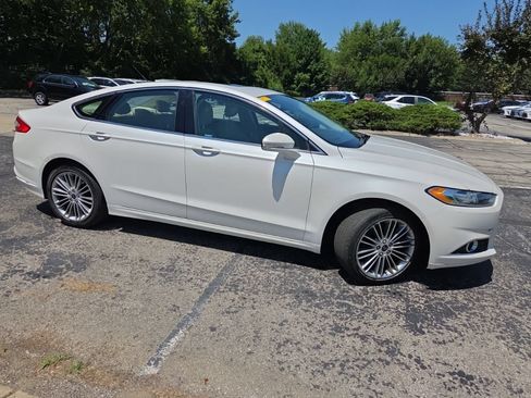 Used 2013 Ford Fusion SE FWD image 3