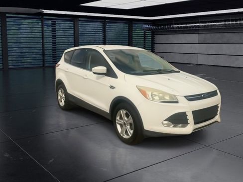 Used 2016 Ford Escape SE image 4