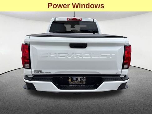Used 2024 Chevrolet Colorado LT AWD/4WD image 12