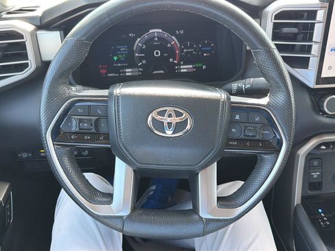 Used 2024 Toyota Tundra Limited AWD/4WD image 28