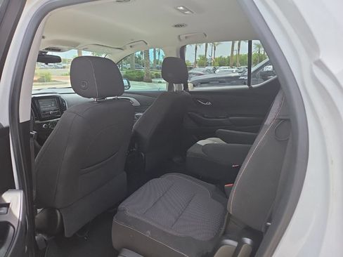 Used 2018 Chevrolet Traverse LT FWD image 6