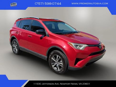 Used 2017 Toyota RAV4 LE FWD image 14