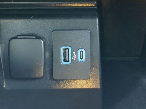 Used 2020 Ford Explorer 2WD w/ Class III Trailer Tow Package image 22