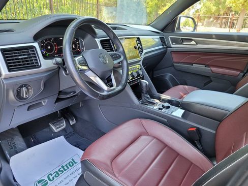 Used 2022 Volkswagen Atlas Cross Sport SEL Premium R-Line AWD/4WD image 11
