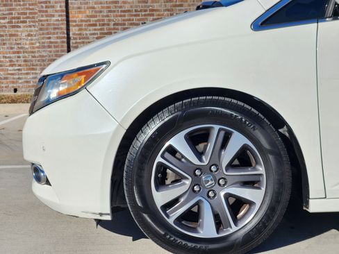 Used 2015 Honda Odyssey Touring Elite image 10
