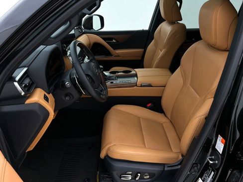 Used 2024 Lexus LX 600 4WD w/ Appearance Package image 11