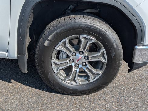 Used 2024 GMC Sierra 1500 SLT image 8