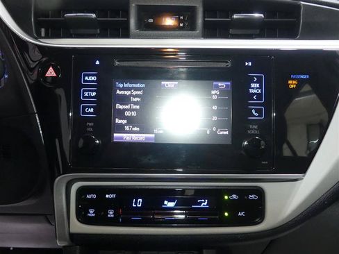 Used 2019 Toyota Corolla LE FWD image 34