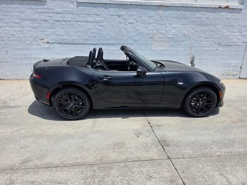 New 2026 MAZDA MX-5 Miata Club w/ Interior Package RWD image 3