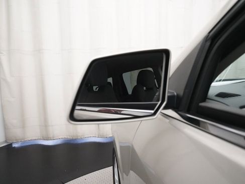 Used 2016 Chevrolet Traverse LT w/ Style and Technology Package FWD image 23