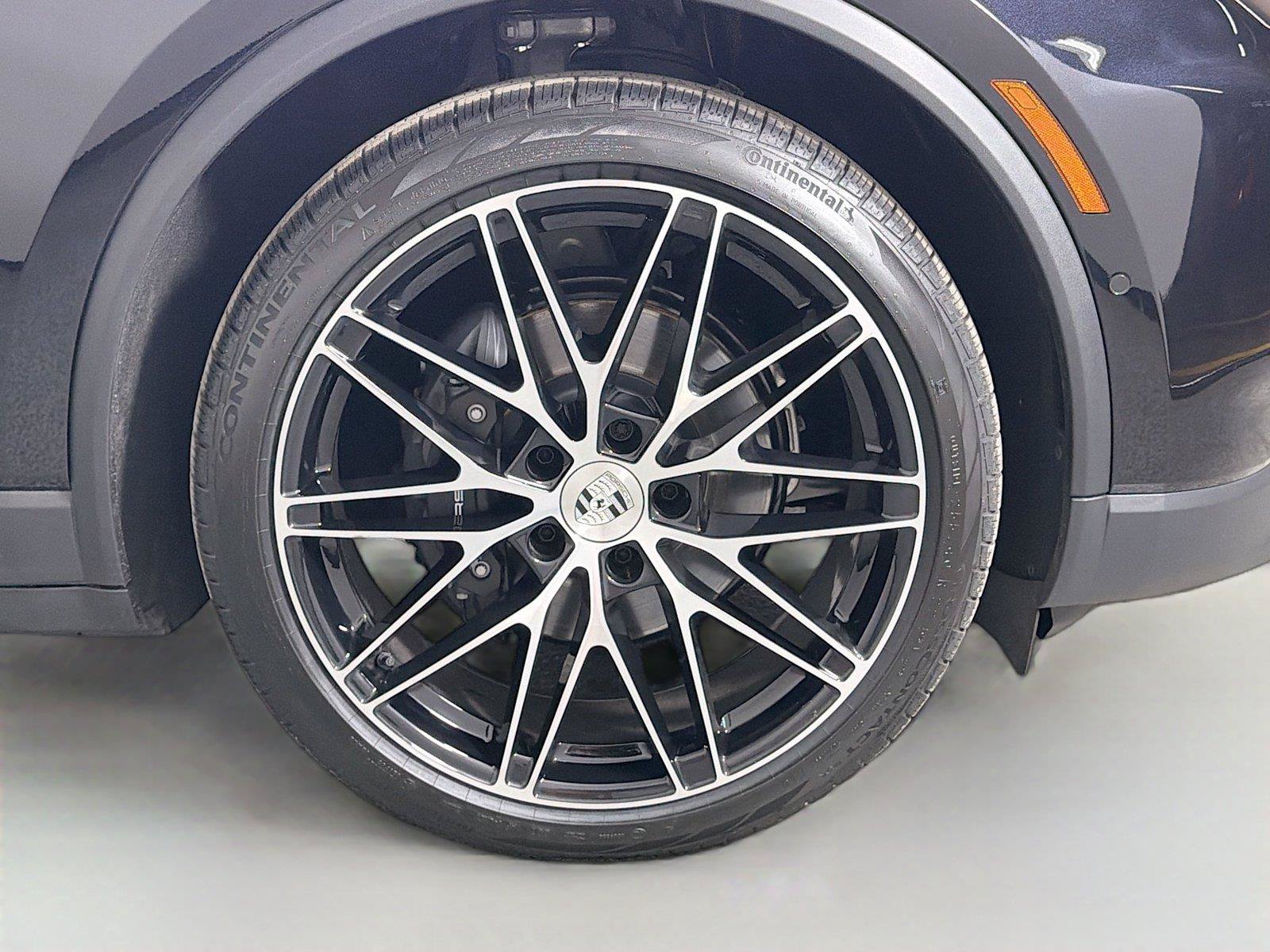 Used 2026 Porsche Macan 4 Electric AWD/4WD image 14