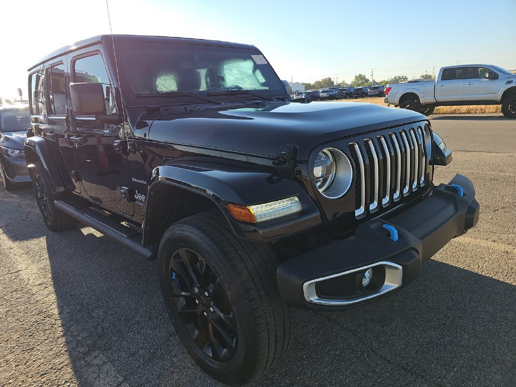 Certified 2023 Jeep Wrangler Unlimited Sahara w/ Cold Weather Group AWD/4WD image 3