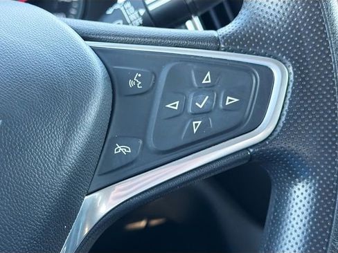 Used 2023 Chevrolet Equinox LT image 34