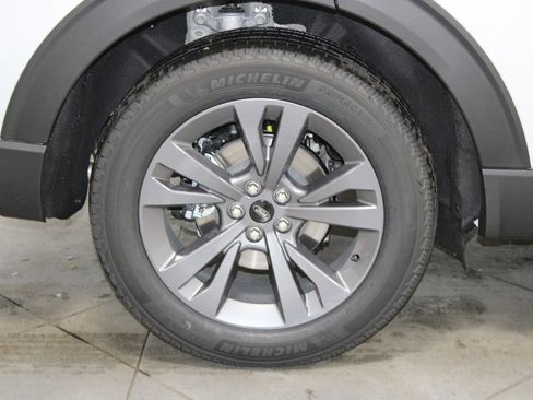 New 2026 Ford Explorer Active AWD/4WD image 12