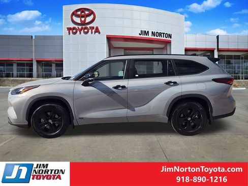 Used 2024 Toyota Highlander XLE image 5