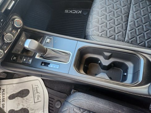 Used 2025 Nissan Kicks SV image 14