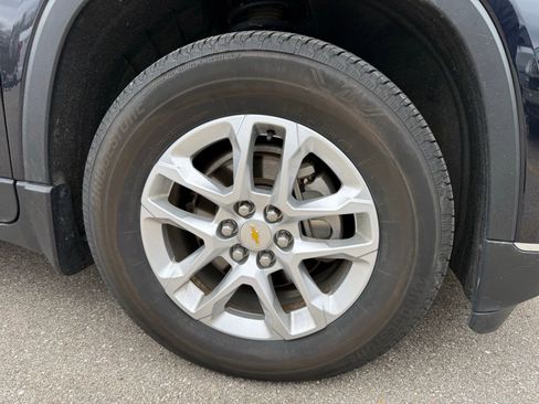 Used 2020 Chevrolet Traverse LT w/ LPO, Floor Liner Package AWD/4WD image 8