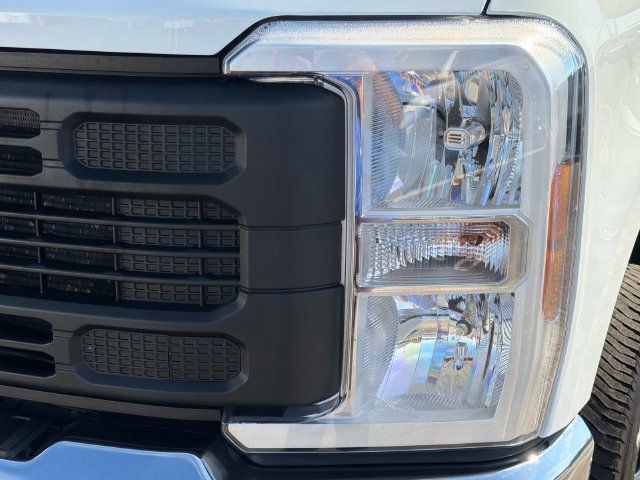 Used 2025 Ford F350 XL AWD/4WD image 9