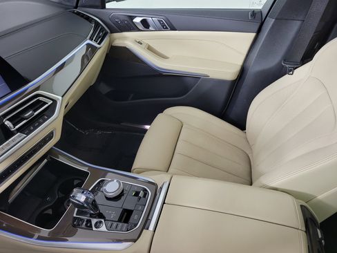 Certified 2022 BMW X5 xDrive45e w/ Executive Package image 23