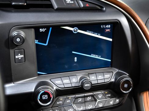 Used 2015 Chevrolet Corvette Z06 w/ 3LZ Preferred Equipment Group image 24