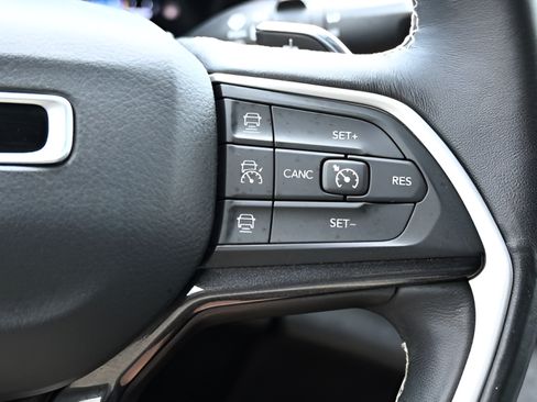 Used 2021 Jeep Grand Cherokee L Laredo AWD/4WD image 30