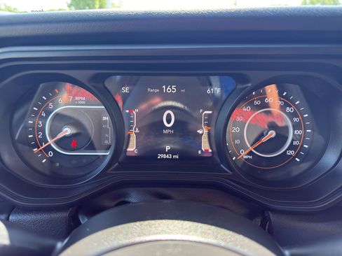 Used 2024 Jeep Wrangler Unlimited Rubicon w/ Technology Group AWD/4WD image 16