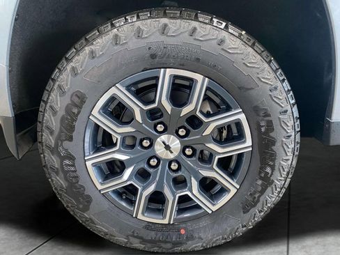 New 2025 Chevrolet Colorado Z71 image 8