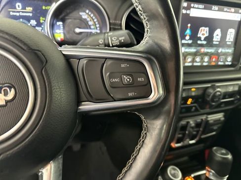 Used 2022 Jeep Wrangler Unlimited Sahara w/ Cold Weather Group image 16