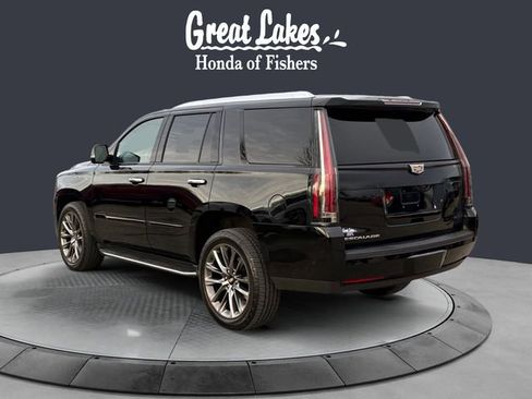 Used 2019 Cadillac Escalade Luxury w/ Escalade Sport Edition AWD/4WD image 3