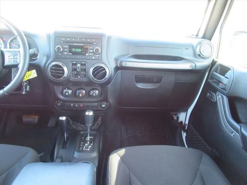 Used 2018 Jeep Wrangler Unlimited Sport S image 15