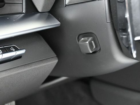 Used 2026 Chevrolet Corvette Stingray Convertible w/ 1LT image 14